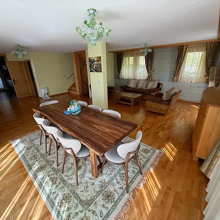 Grand Au Centre Chalet