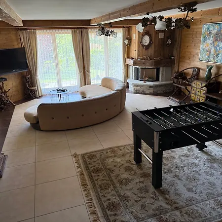 Grand Au Centre Chalet *